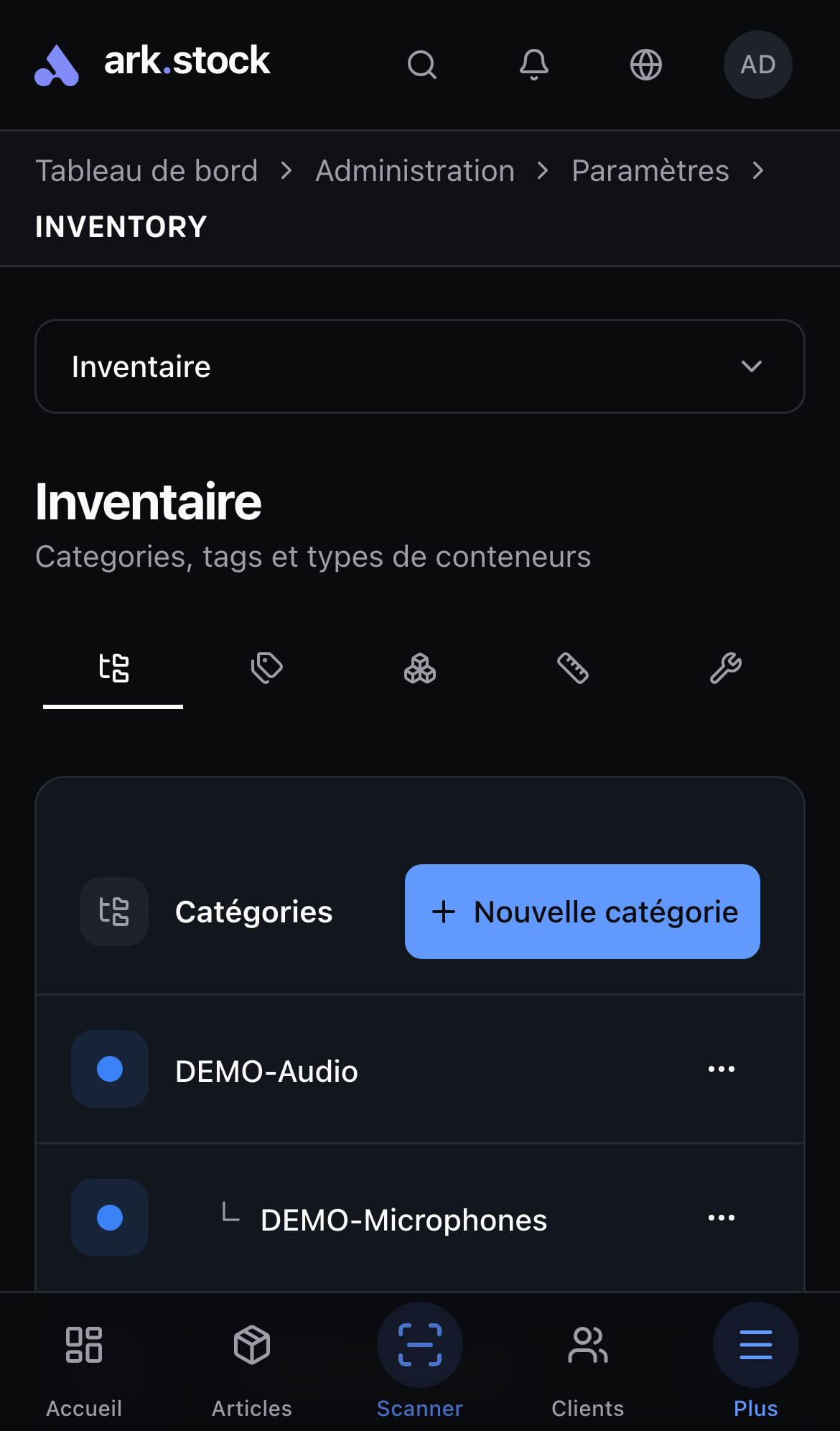 Articles table view with tree categories, colored tags and composable filters.