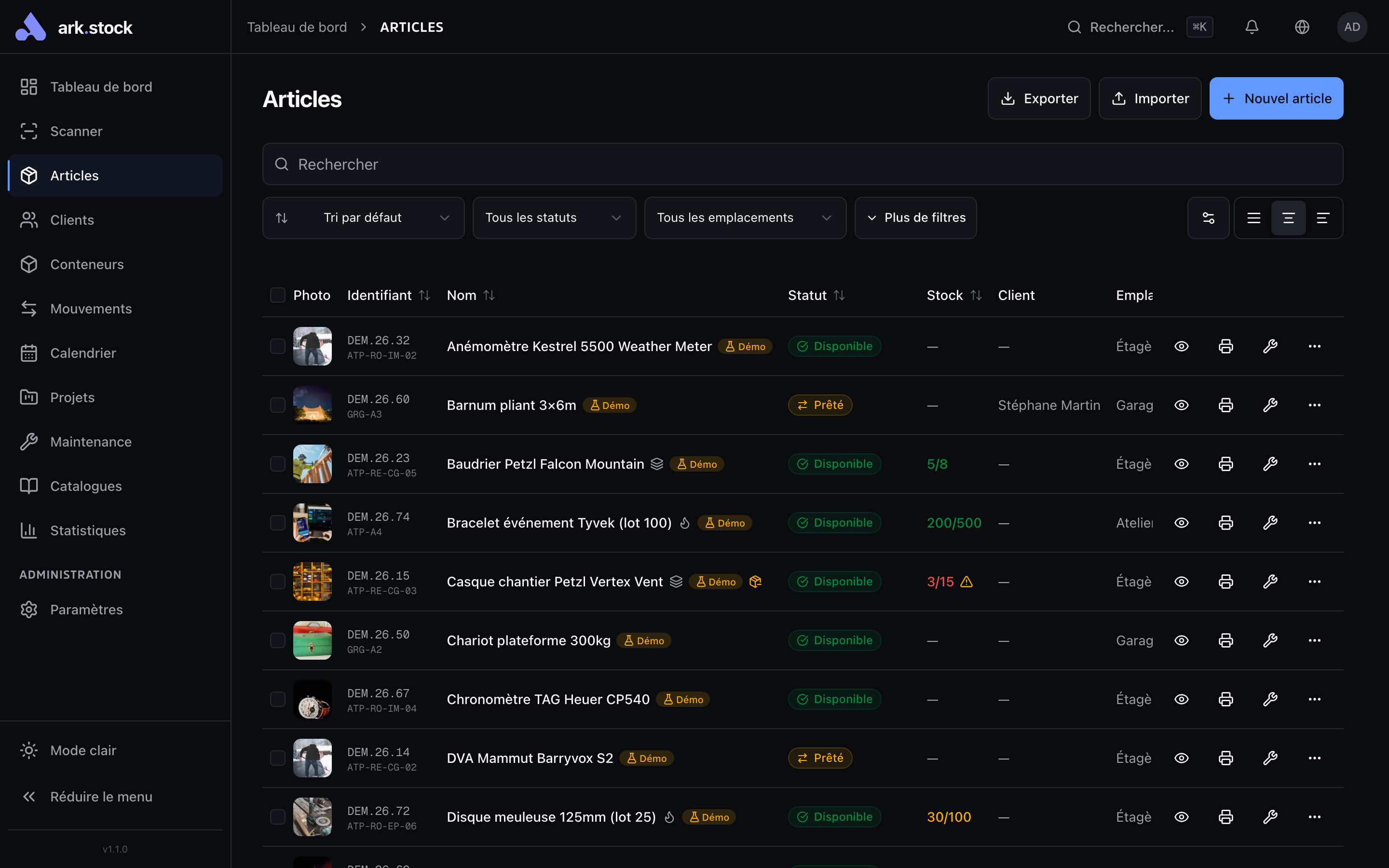 Articles table view with tree categories, colored tags and composable filters.
